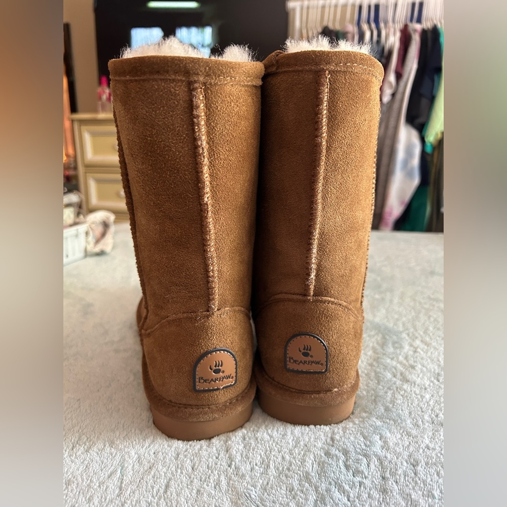 Brand New BEARPAW Elle short hickory boots